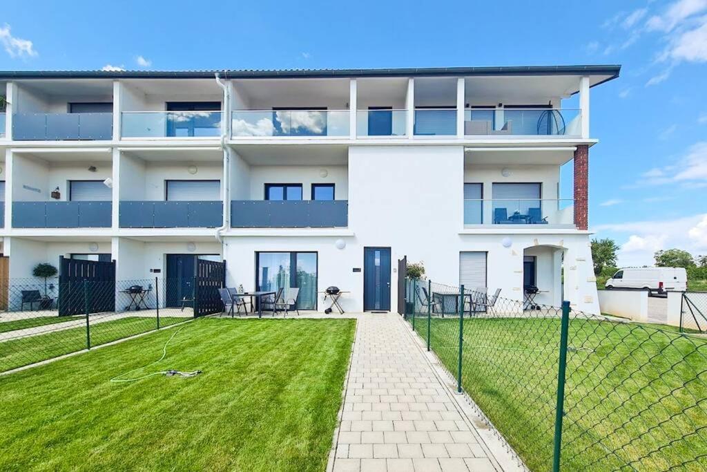 Family Suite Mörbisch am See Exterior foto